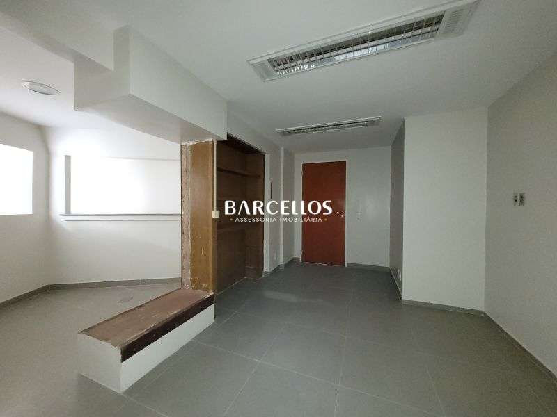 Sala com 3 quartos, 2 banheiros e 70m² à venda no bairro Centro, Porto Alegre