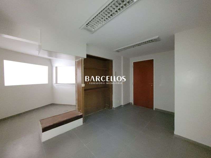 Sala com 3 quartos, 2 banheiros e 70m² à venda no bairro Centro, Porto Alegre