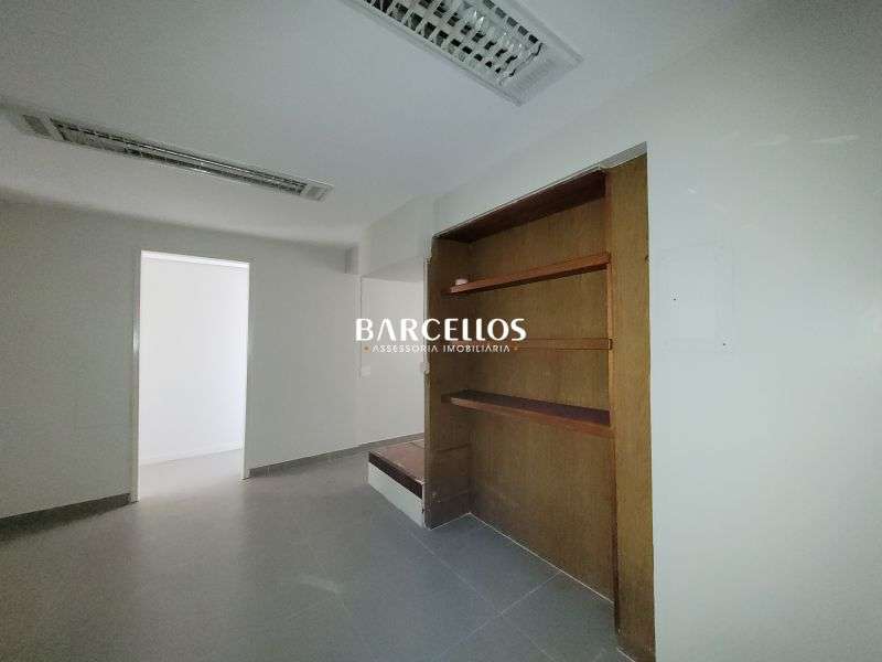 Sala com 3 quartos, 2 banheiros e 70m² à venda no bairro Centro, Porto Alegre