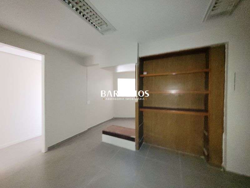Sala com 3 quartos, 2 banheiros e 70m² à venda no bairro Centro, Porto Alegre