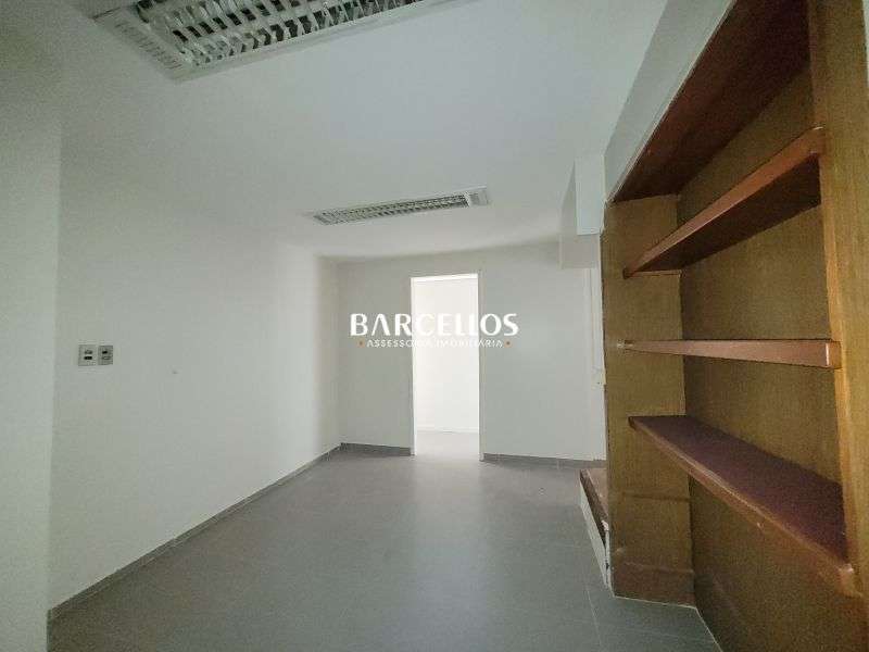 Sala com 3 quartos, 2 banheiros e 70m² à venda no bairro Centro, Porto Alegre