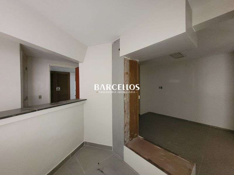 Sala com 3 quartos, 2 banheiros e 70m² à venda no bairro Centro, Porto Alegre