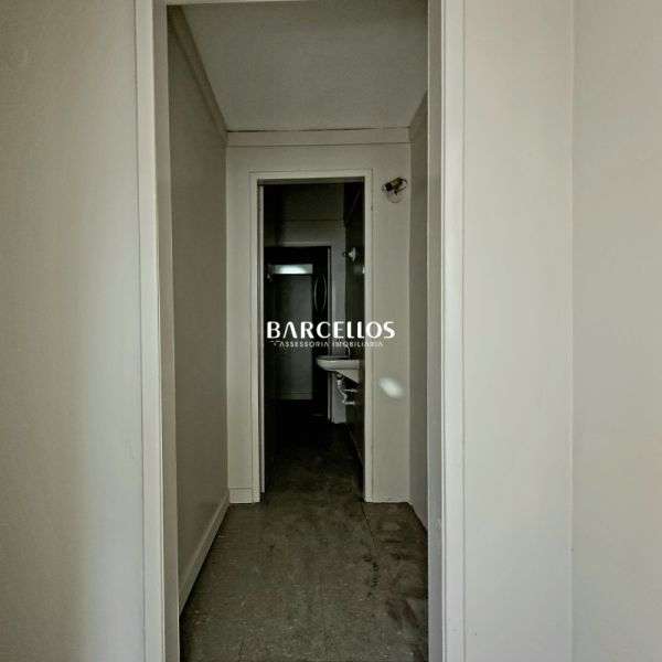 Sala com 3 quartos, 2 banheiros e 70m² à venda no bairro Centro, Porto Alegre