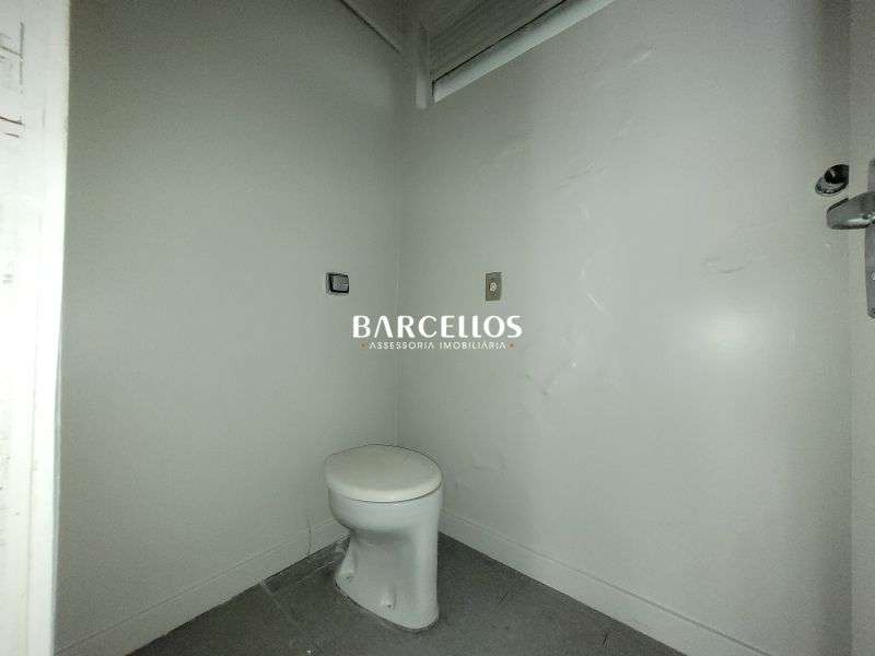 Sala com 3 quartos, 2 banheiros e 70m² à venda no bairro Centro, Porto Alegre