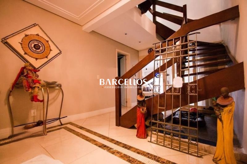 Casa com 5 quartos, 7 banheiros e 375m² à venda no bairro Jardim Carvalho, Porto Alegre