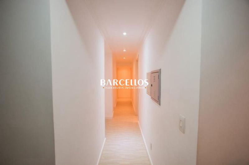 Casa com 5 quartos, 7 banheiros e 375m² à venda no bairro Jardim Carvalho, Porto Alegre
