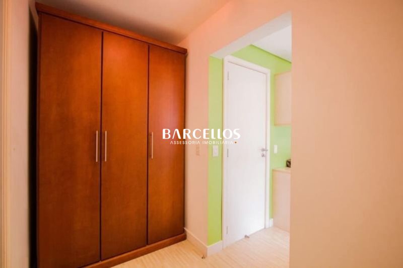 Casa com 5 quartos, 7 banheiros e 375m² à venda no bairro Jardim Carvalho, Porto Alegre