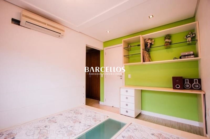 Casa com 5 quartos, 7 banheiros e 375m² à venda no bairro Jardim Carvalho, Porto Alegre
