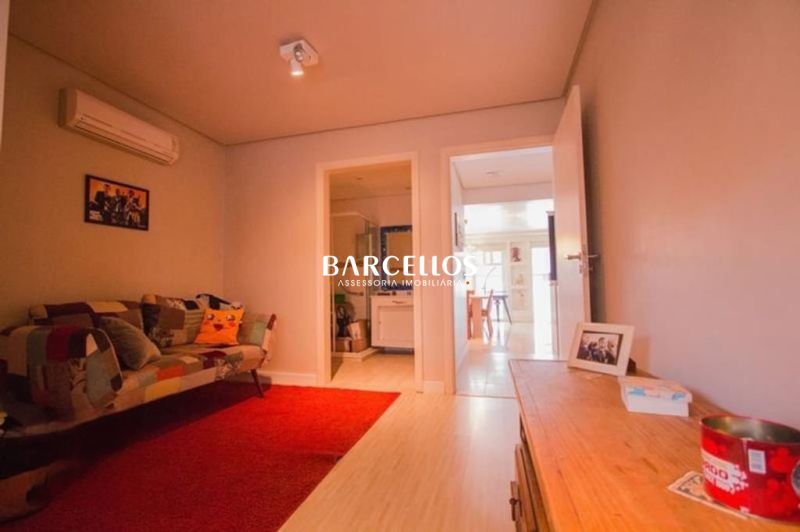 Casa com 5 quartos, 7 banheiros e 375m² à venda no bairro Jardim Carvalho, Porto Alegre