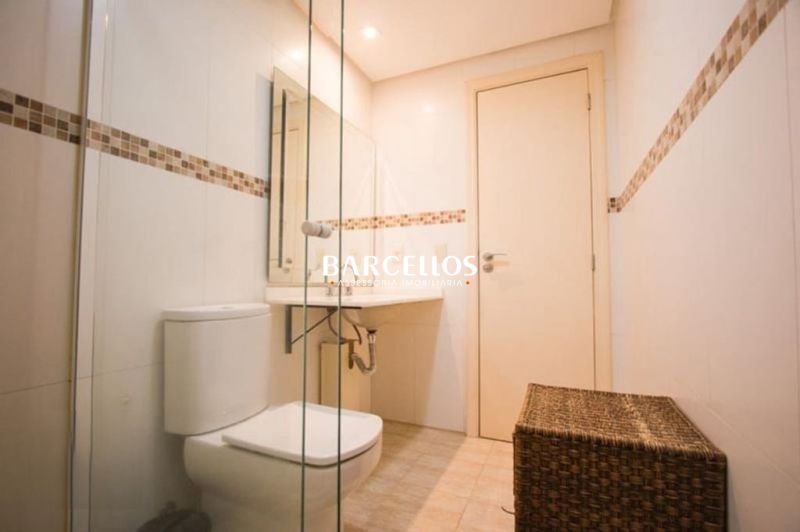 Casa com 5 quartos, 7 banheiros e 375m² à venda no bairro Jardim Carvalho, Porto Alegre