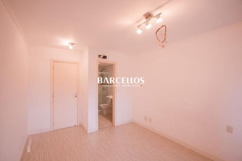 Casa com 5 quartos, 7 banheiros e 375m² à venda no bairro Jardim Carvalho, Porto Alegre