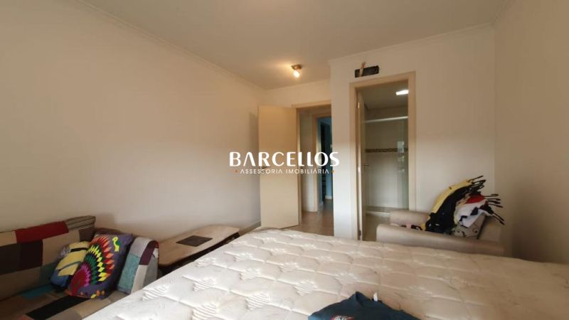 Casa com 5 quartos, 7 banheiros e 375m² à venda no bairro Jardim Carvalho, Porto Alegre