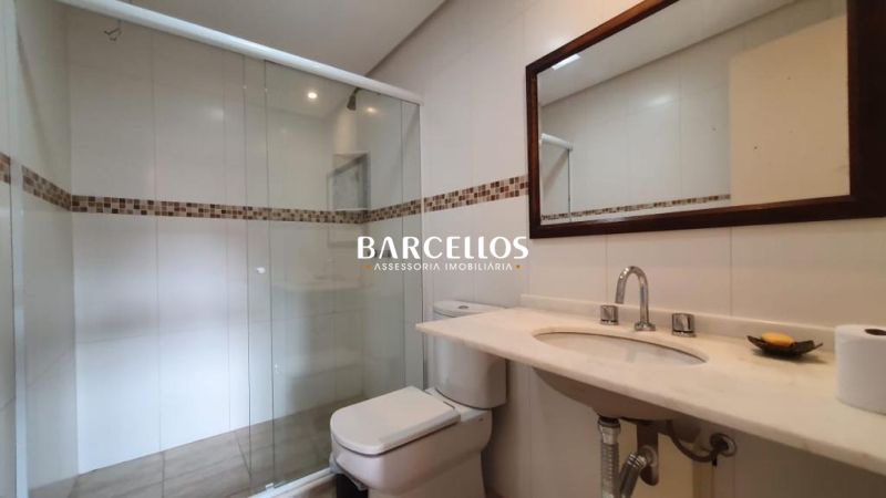 Casa com 5 quartos, 7 banheiros e 375m² à venda no bairro Jardim Carvalho, Porto Alegre