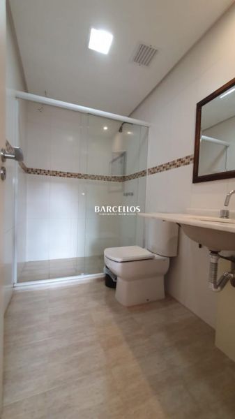 Casa com 5 quartos, 7 banheiros e 375m² à venda no bairro Jardim Carvalho, Porto Alegre