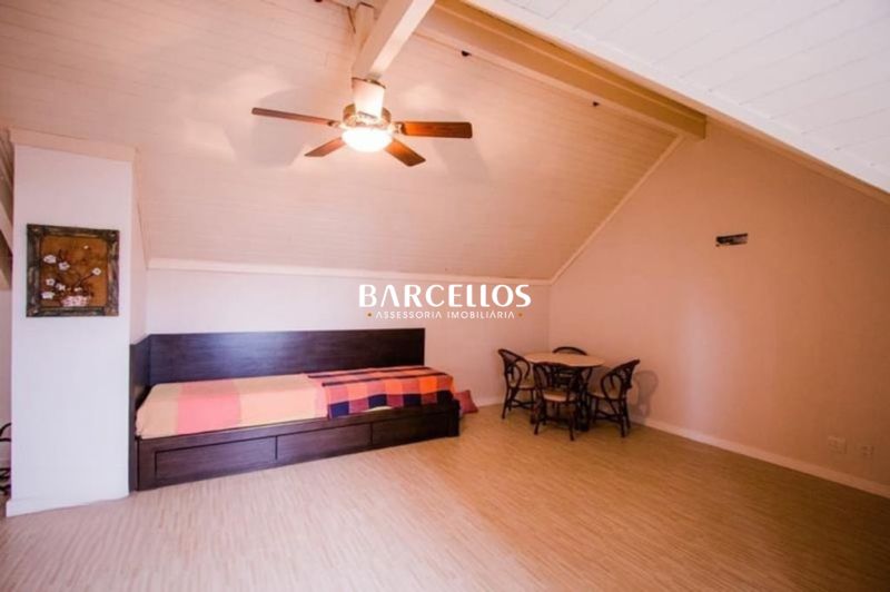 Casa com 5 quartos, 7 banheiros e 375m² à venda no bairro Jardim Carvalho, Porto Alegre