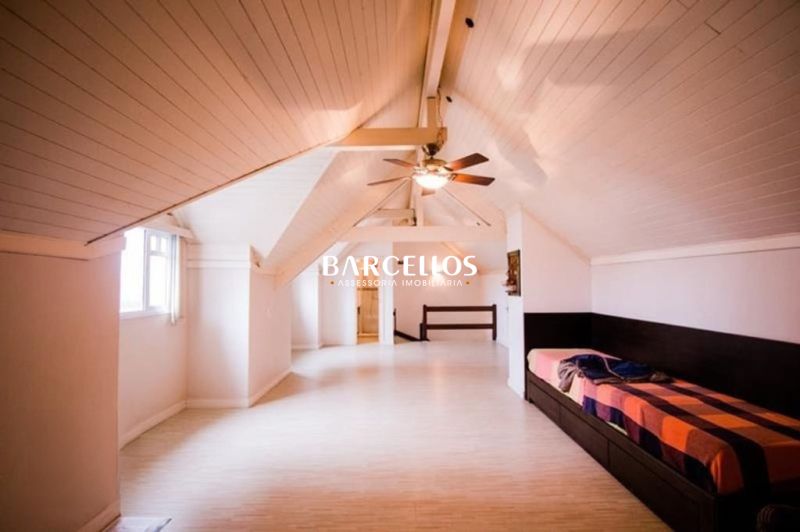 Casa com 5 quartos, 7 banheiros e 375m² à venda no bairro Jardim Carvalho, Porto Alegre