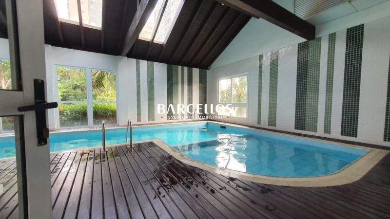 Casa com 5 quartos, 7 banheiros e 375m² à venda no bairro Jardim Carvalho, Porto Alegre