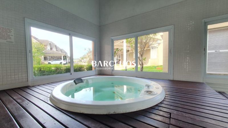 Casa com 5 quartos, 7 banheiros e 375m² à venda no bairro Jardim Carvalho, Porto Alegre