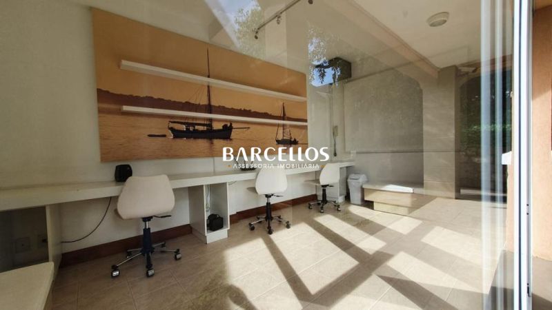 Casa com 5 quartos, 7 banheiros e 375m² à venda no bairro Jardim Carvalho, Porto Alegre