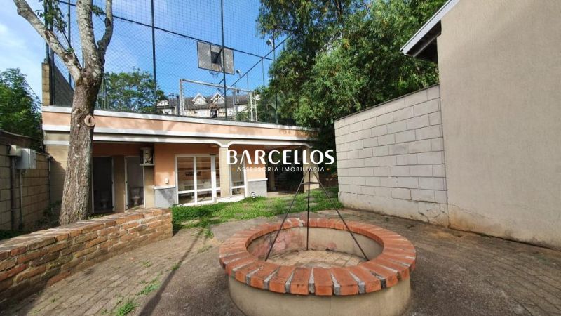 Casa com 5 quartos, 7 banheiros e 375m² à venda no bairro Jardim Carvalho, Porto Alegre