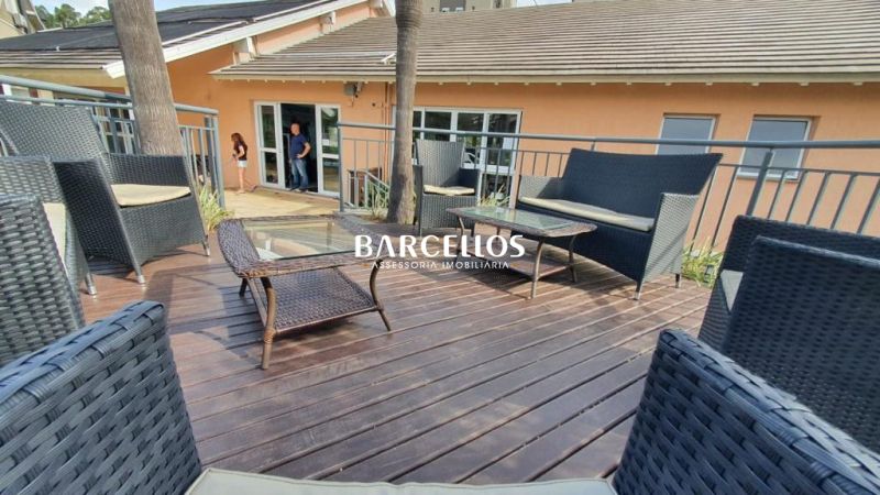 Casa com 5 quartos, 7 banheiros e 375m² à venda no bairro Jardim Carvalho, Porto Alegre