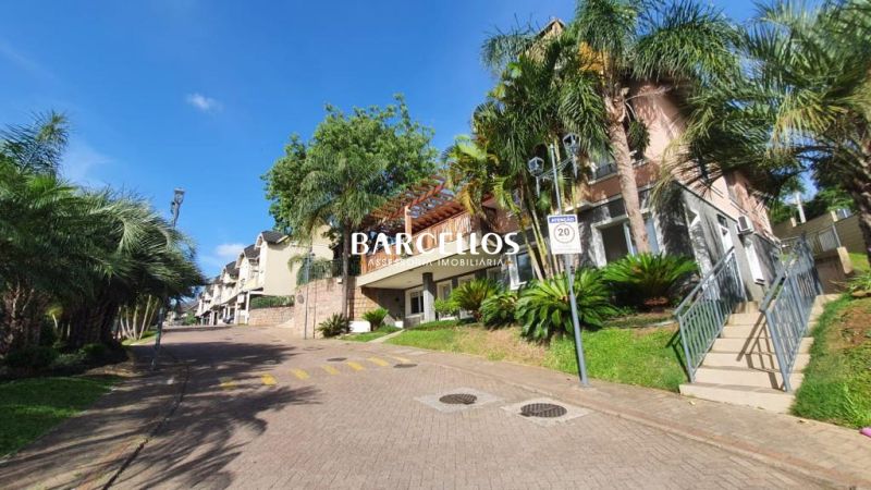 Casa com 5 quartos, 7 banheiros e 375m² à venda no bairro Jardim Carvalho, Porto Alegre