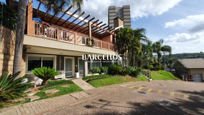 Casa com 5 quartos, 7 banheiros e 375m² à venda no bairro Jardim Carvalho, Porto Alegre