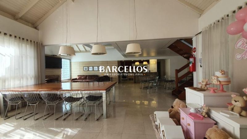 Casa com 5 quartos, 7 banheiros e 375m² à venda no bairro Jardim Carvalho, Porto Alegre