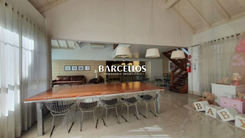 Casa com 5 quartos, 7 banheiros e 375m² à venda no bairro Jardim Carvalho, Porto Alegre
