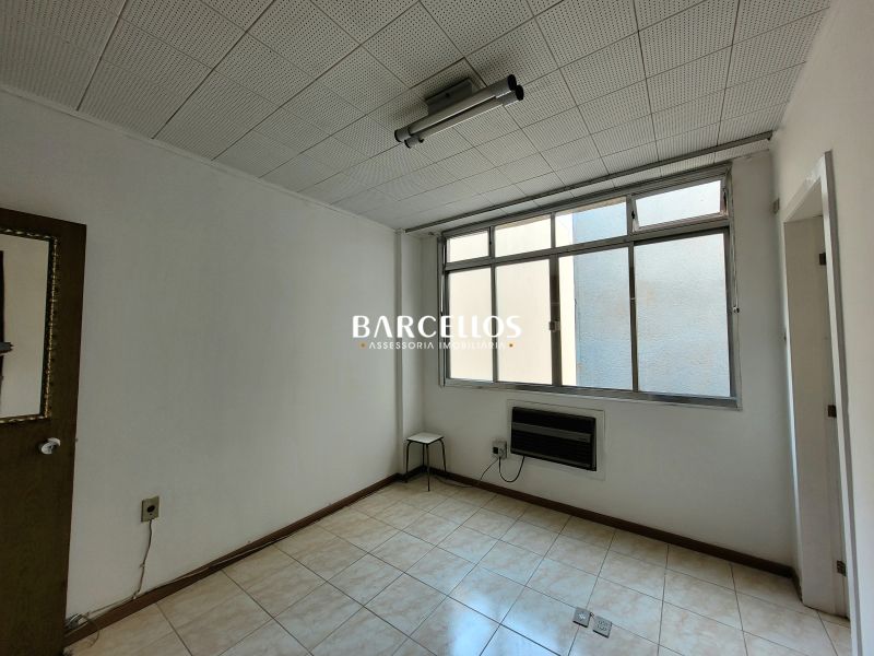 Conjunto com 1 quarto, 1 banheiro e 22m² à venda no bairro Centro, Porto Alegre