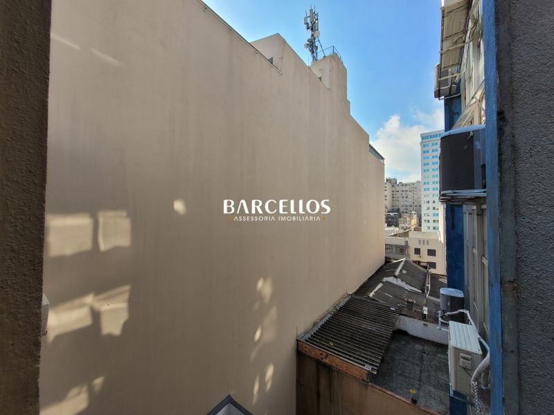 Conjunto com 1 quarto, 1 banheiro e 22m² à venda no bairro Centro, Porto Alegre