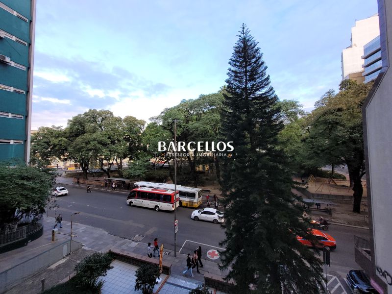 Apto com 3 quartos, 2 banheiros e 137m² à venda no bairro Centro, Porto Alegre