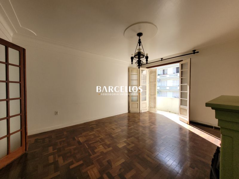 Apto com 3 quartos, 2 banheiros e 130m² à venda no bairro Santana, Porto Alegre