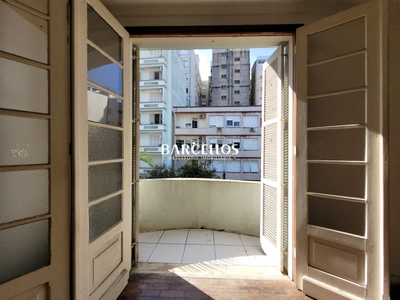 Apto com 3 quartos, 2 banheiros e 130m² à venda no bairro Santana, Porto Alegre