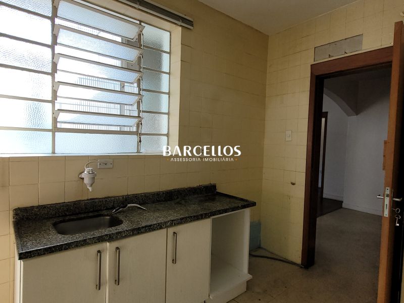 Apto com 3 quartos, 2 banheiros e 130m² à venda no bairro Santana, Porto Alegre