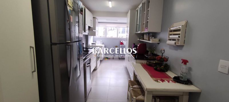 Cobertura com 3 quartos, 4 banheiros e 255m² à venda no bairro Boa Vista, Porto Alegre