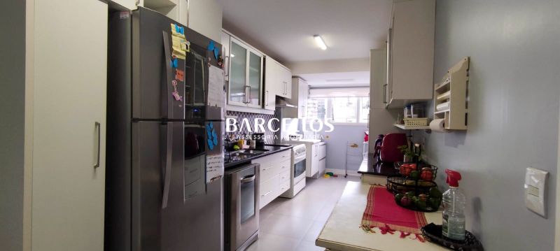 Cobertura com 3 quartos, 4 banheiros e 255m² à venda no bairro Boa Vista, Porto Alegre