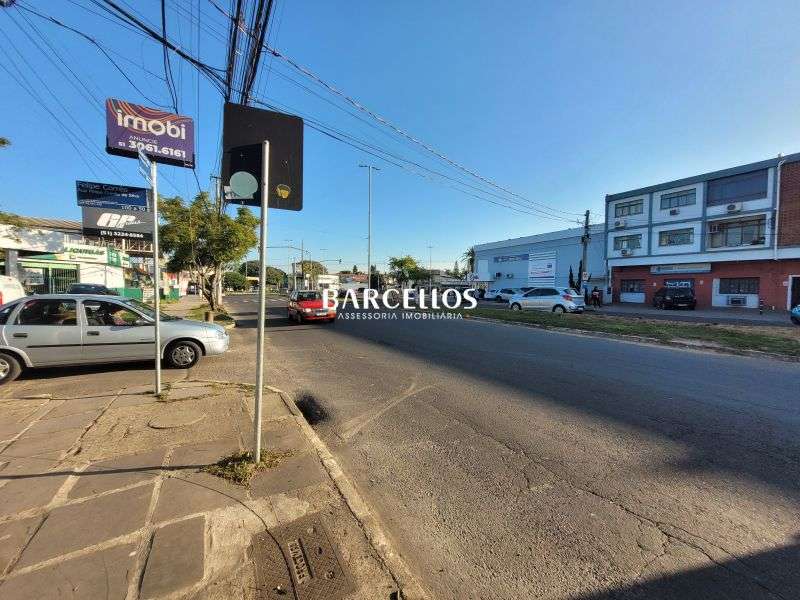 Pavilhão com 3 banheiros e 319m² à venda no bairro Ipanema, Porto Alegre