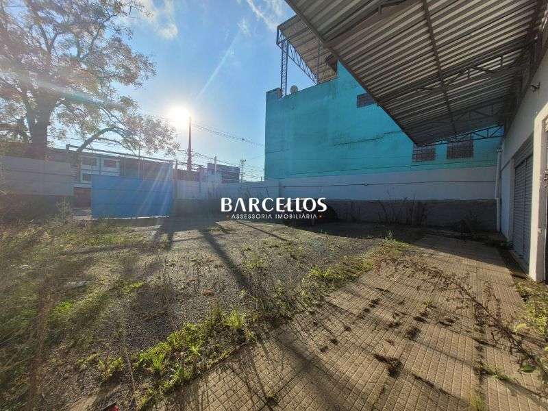 Pavilhão com 3 banheiros e 319m² à venda no bairro Ipanema, Porto Alegre