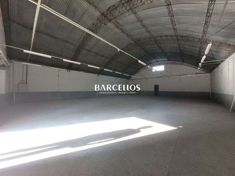 Pavilhão com 3 banheiros e 319m² à venda no bairro Ipanema, Porto Alegre