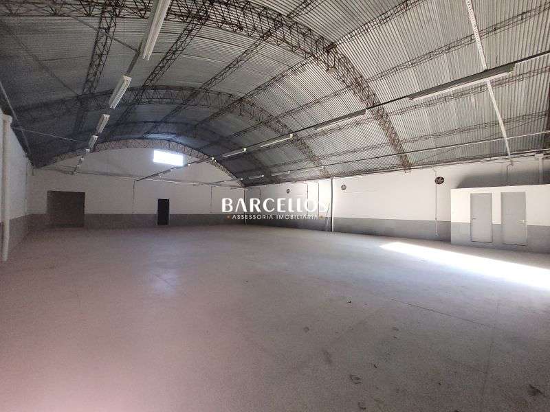 Pavilhão com 3 banheiros e 319m² à venda no bairro Ipanema, Porto Alegre