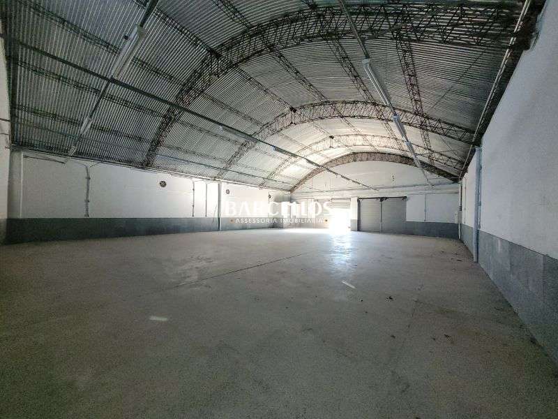 Pavilhão com 3 banheiros e 319m² à venda no bairro Ipanema, Porto Alegre