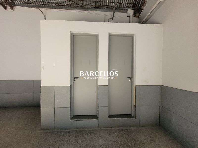 Pavilhão com 3 banheiros e 319m² à venda no bairro Ipanema, Porto Alegre