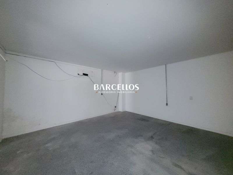 Pavilhão com 3 banheiros e 319m² à venda no bairro Ipanema, Porto Alegre