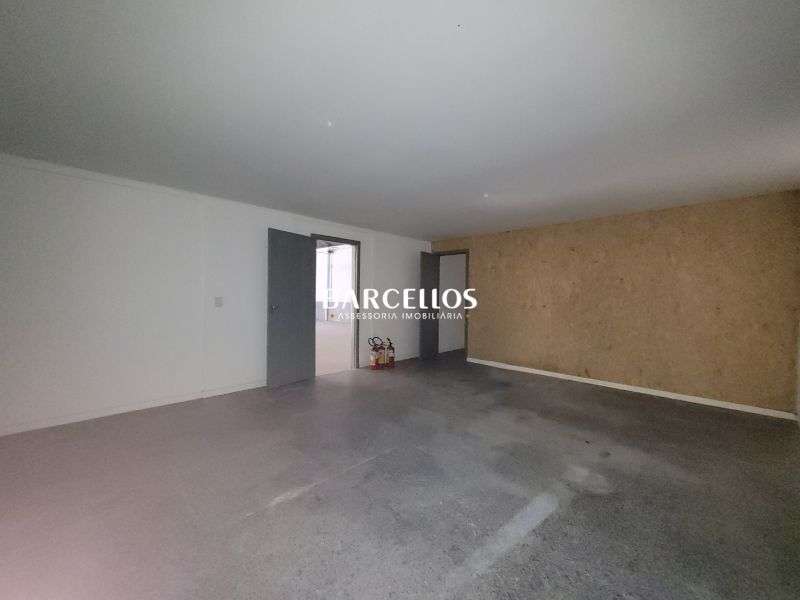 Pavilhão com 3 banheiros e 319m² à venda no bairro Ipanema, Porto Alegre