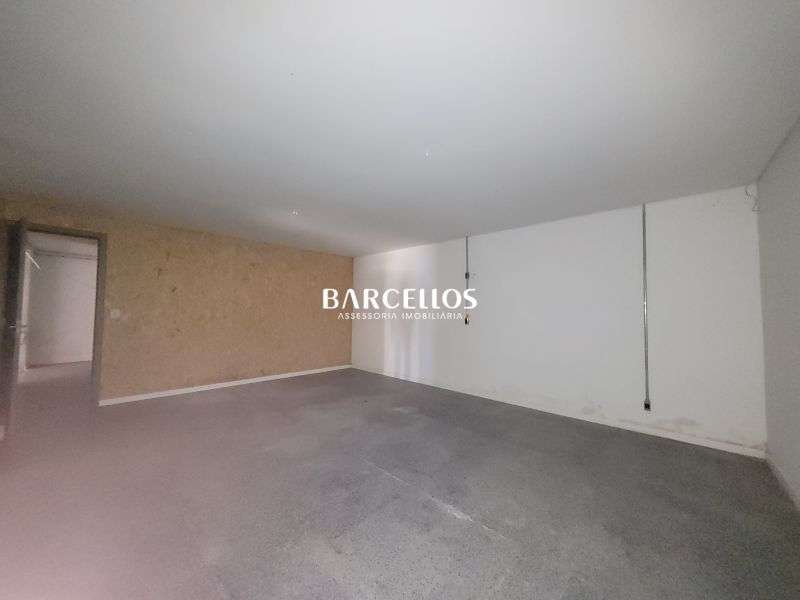 Pavilhão com 3 banheiros e 319m² à venda no bairro Ipanema, Porto Alegre