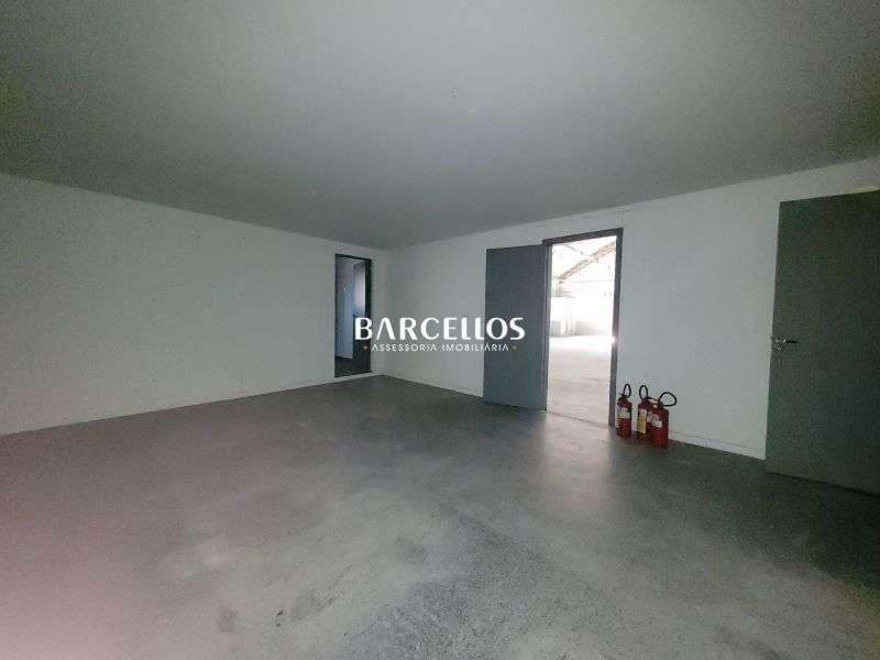 Pavilhão com 3 banheiros e 319m² à venda no bairro Ipanema, Porto Alegre