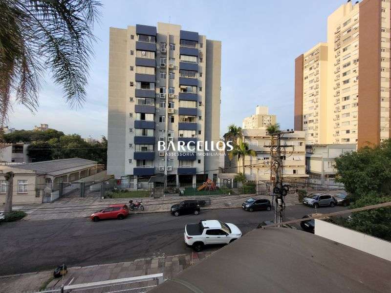 Apto com 2 quartos, 1 banheiro e 74m² à venda no bairro Santana, Porto Alegre