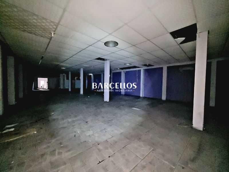 Sala com 3 banheiros e 400m² à venda no bairro Azenha, Porto Alegre