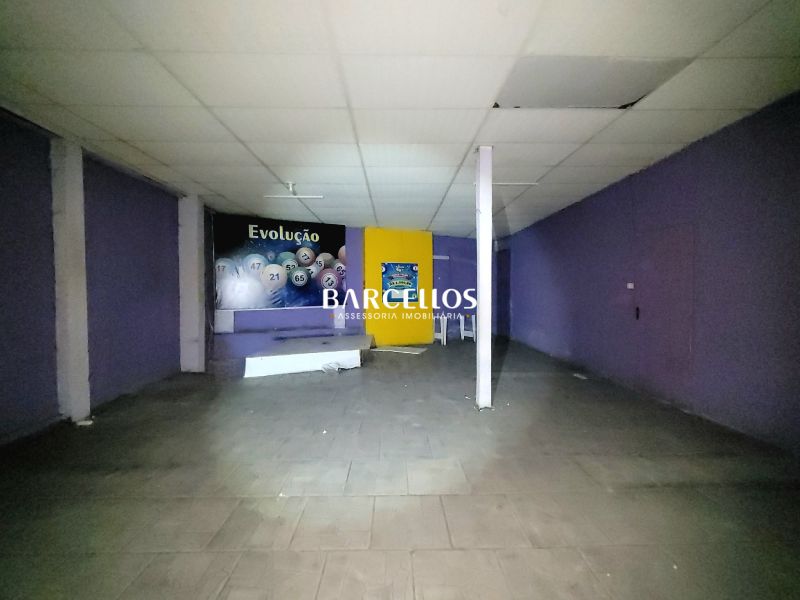Sala com 3 banheiros e 400m² à venda no bairro Azenha, Porto Alegre